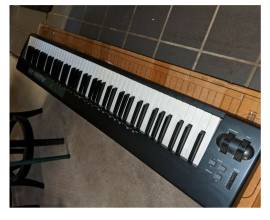 Alesis Q88 USB MIDI Keyboard Controller კონტროლერი