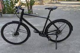 Trekking bike , carbon drive