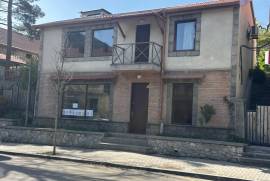 Real Estate, Commercial spaces