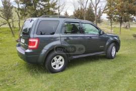 ქირავდება Ford Escape 2009