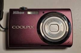 Nikon COOLPIX S220 10.0MP Digital Camera