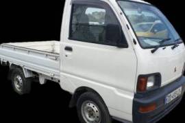  2000 Mitsubishi Minicub
