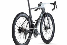 2024 BMC Teammachine R 01 LTD Road Bike