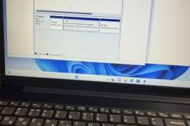 იყიდება Lenovo i3 ის 11 თაობა 8 ram და 238 ssd 
