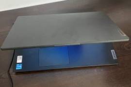 იყიდება Lenovo i3 ის 11 თაობა 8 ram და 238 ssd 