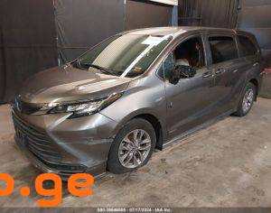 TOYOTA Sienna 2021 2.5