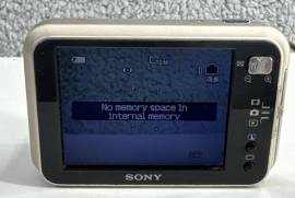 Sony Cyber-shot DSC-N2 10.1MP Digital Camera