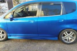 მანქანის გაქირავება Honda Fit
