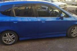 მანქანის გაქირავება Honda Fit