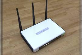 სამანტენიანი 300 Mbps Wi-Fi როუტერი