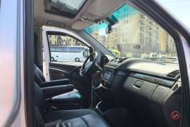 ქირავდება მინივენი Mercedes-benz Viano