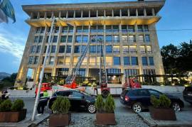 გთავაზობთ  ამწე კალათით მომსახურებას 