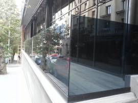 ალუმინისა და მეტალო პლასტმასის კარ-ფანჯრები.