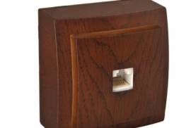 კომპიუტერის ალუბლისფერი როზეტი