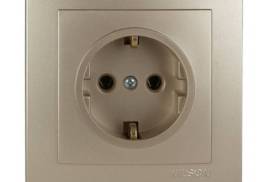 ოქროსფერი როზეტი დამიწებით