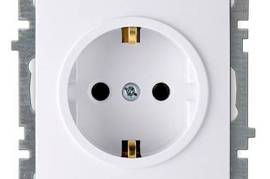 თეთრი დამიწებიანი როზეტი ჩარჩოს გარეშე