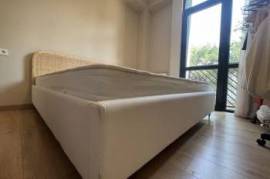 საწოლი 180x200 ზე მატრასით