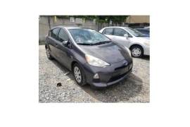 TOYOTA Prius C 2012 1.5