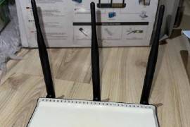 სამ–ანტენიანი Wi-Fi როუტერი Tenda W303R 