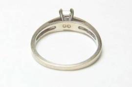 1944 ოქროს ბეჭედი 0,45ct ბრილიანტით