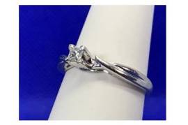 387 თეთრი ოქროს 0,15 ct ბრილიანტის ბეჭედი