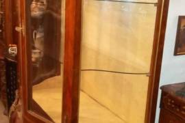 SALE (დიდი ფასდაკლებით) იყიდება ფრანგული ვიტრინა
